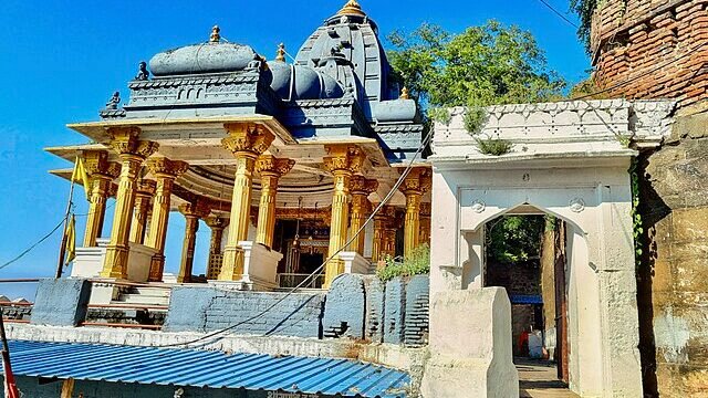 0102321_Kashi_Vishweshwar_Mandir_Maheshwar_Madhya_Pradesh_019