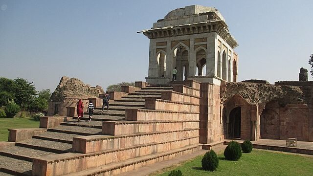 Ashrafi Mahal