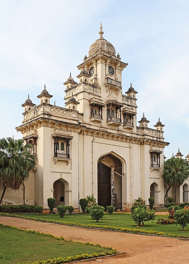 Chowmahalla_Palace_gate_tower_01