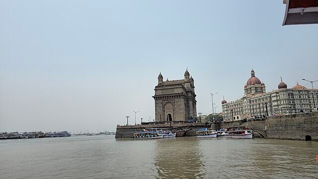 Gateway_of_India_Port_Mumbai_5
