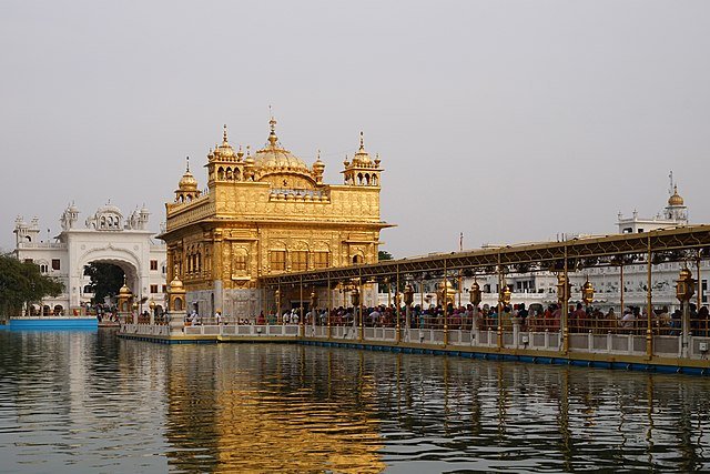 Golden_Temple,_Amritsar_01