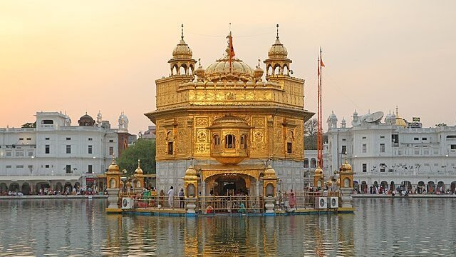 Golden_Temple,_Amritsar_02