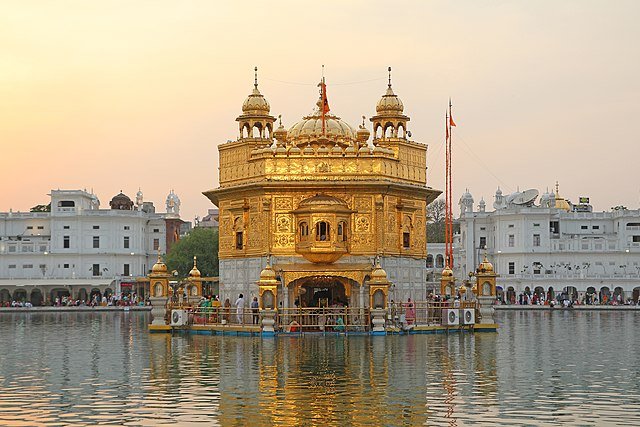 Golden_Temple,_Amritsar_02