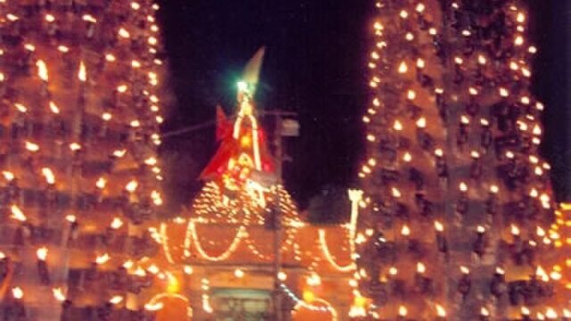 Harsiddhi_Temple,_Deepstambha,_Ujjain