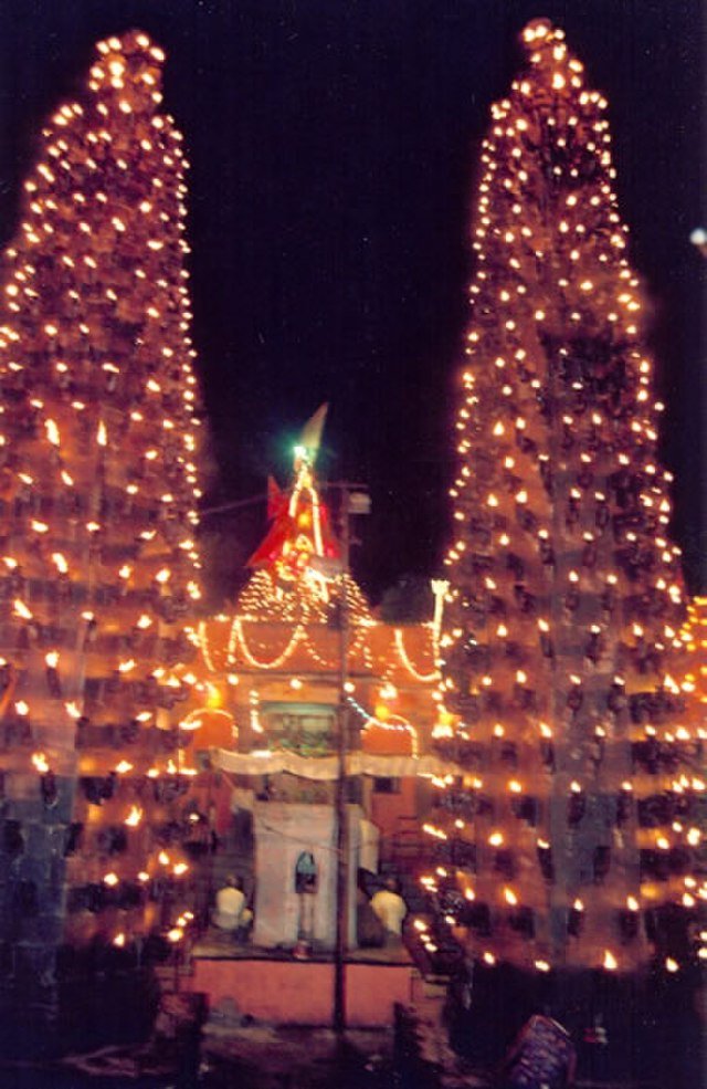 Harsiddhi_Temple,_Deepstambha,_Ujjain