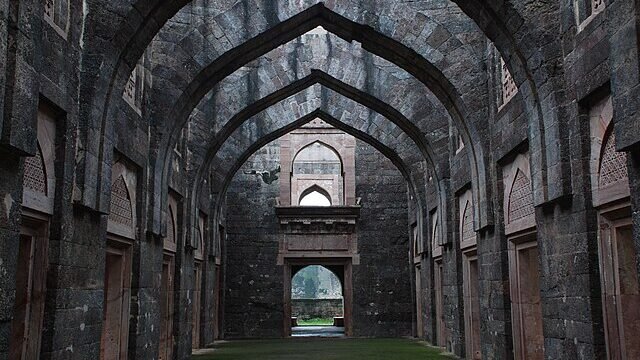 Hindola_Mahal_Interiors
