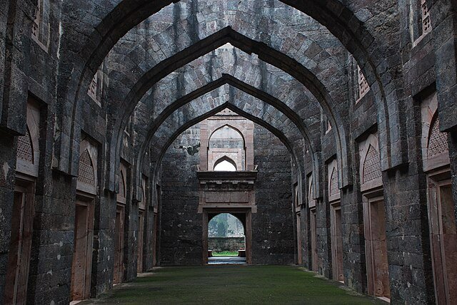 Hindola_Mahal_Interiors
