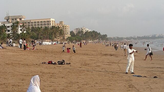 Juhu_beach_(2809568444)