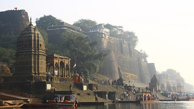 Maheshwar_fort