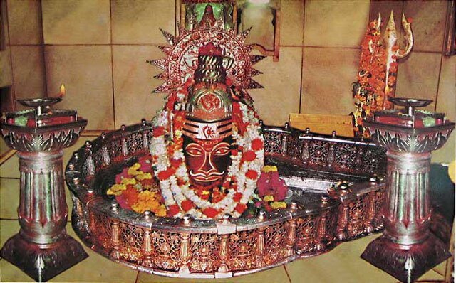 Here are the top places to visit in Ujjain, including the famous Mahakaleshwar Jyotirlinga Temple, Harsiddhi Mata Temple, and more.