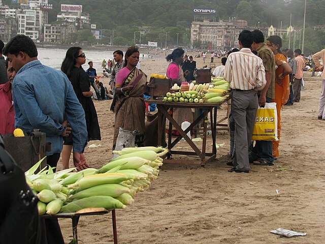 Vendors_on_Chowpatty_Beach