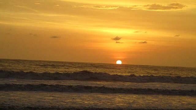 640px-Sunset_at_kashid_beach