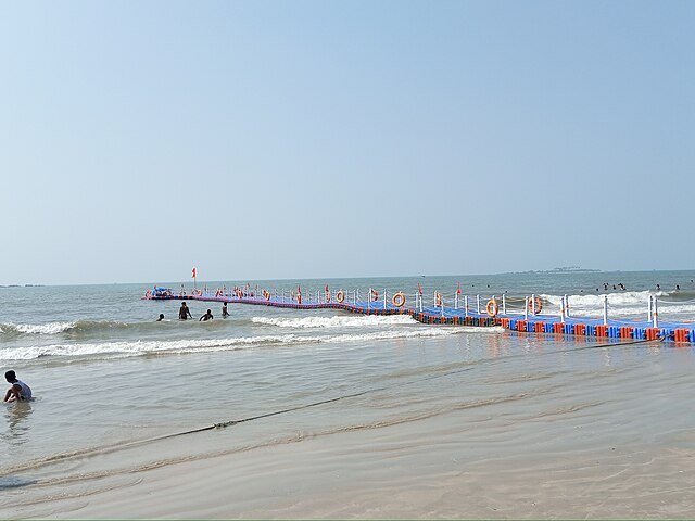 Floating_bridge,_Malpe_beach