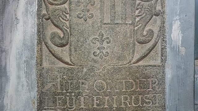 Fort_Kochi_-_St._Francis_Church_-_Adriaan_van_Lier_Tomb