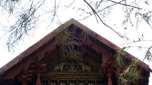 Mattancherry_Palace_Roof_wooden_carvings