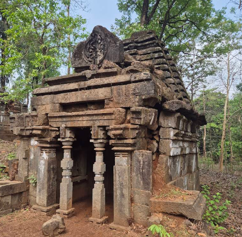 Sardesai Wada Sangameshwar