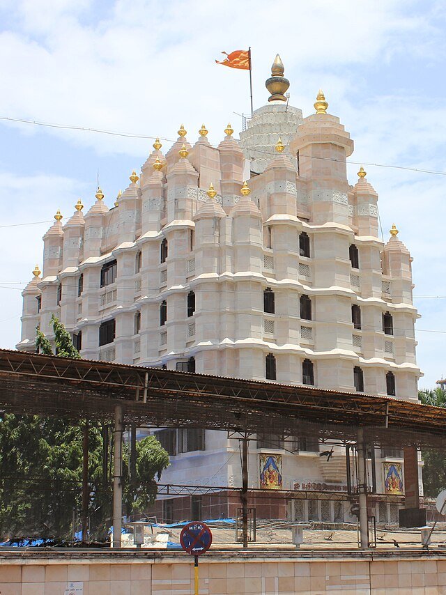 Shri Siddhivinayak Temple, Visit during 1 Day Mumbai Sightseeing Tour