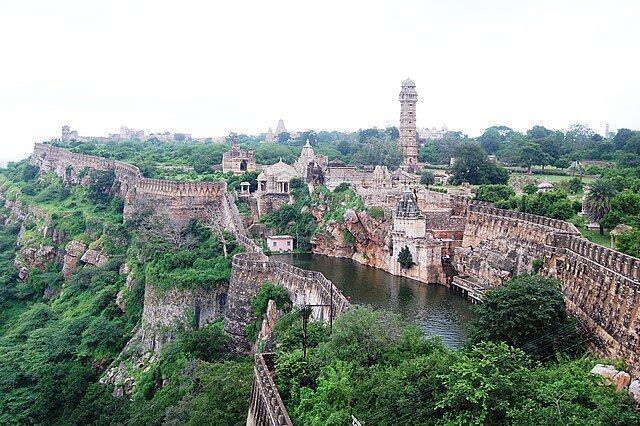 The Famous Oldest Fort in India