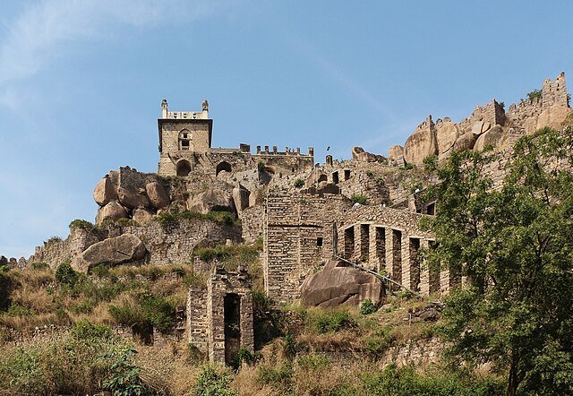 The Famous Oldest Fort in India
